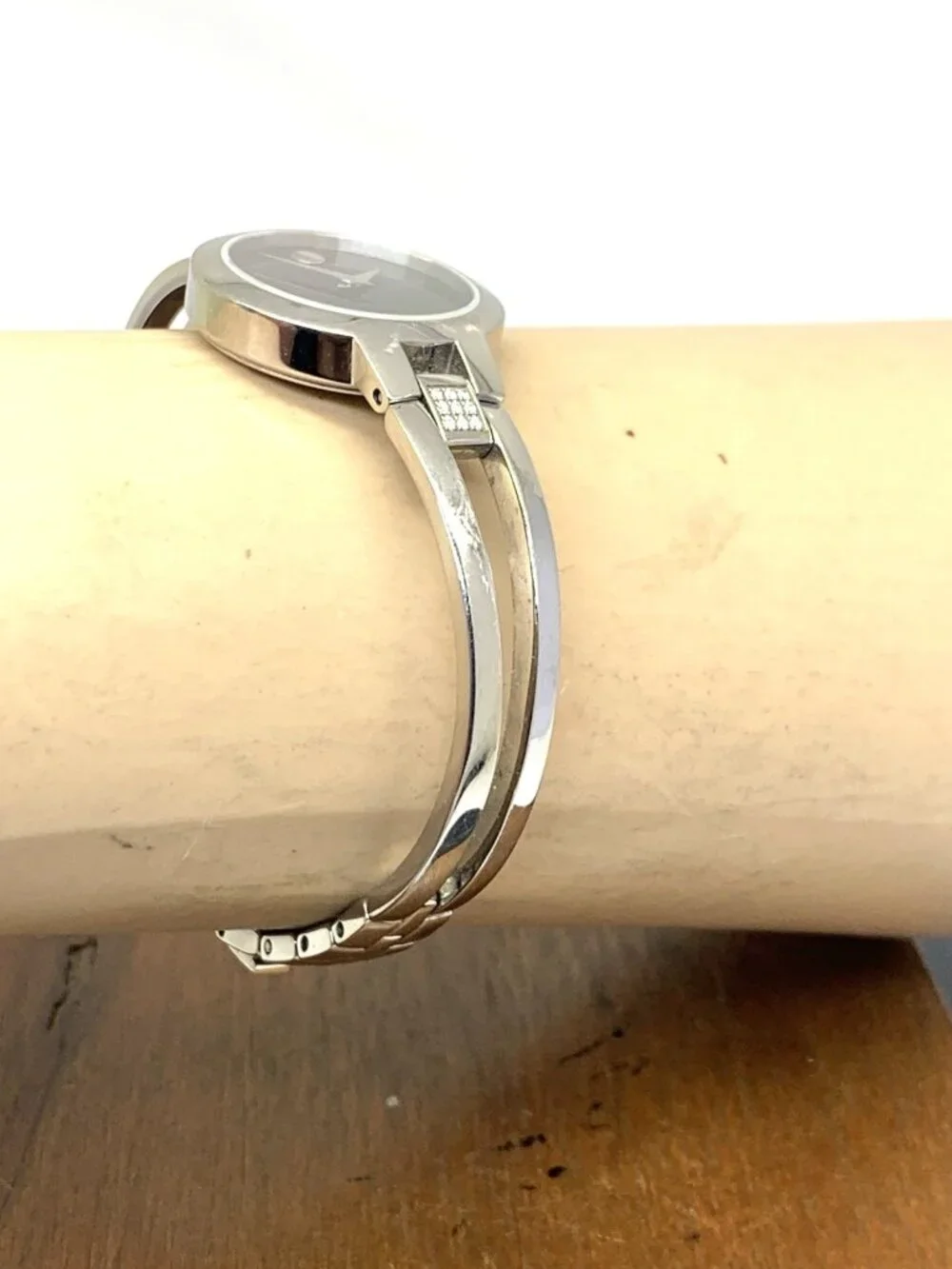 Movado Women's Watch 0607154 Amorosa Diamonds Swiss Quartz Steel Bangle 24mm